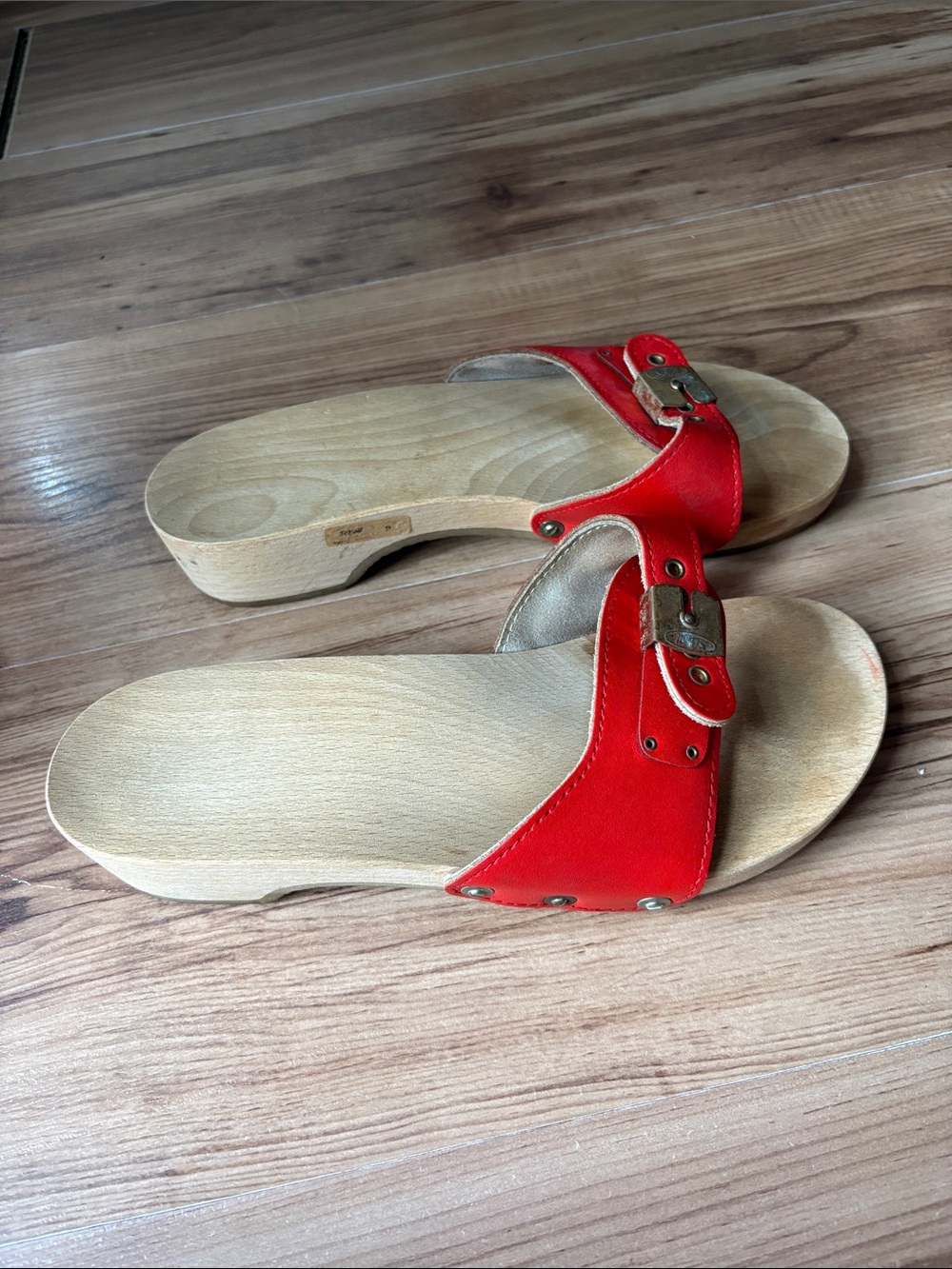 Dr. Scholl's wooden Red Leather Slide Sandals with Buckle - Picture 2 of 8